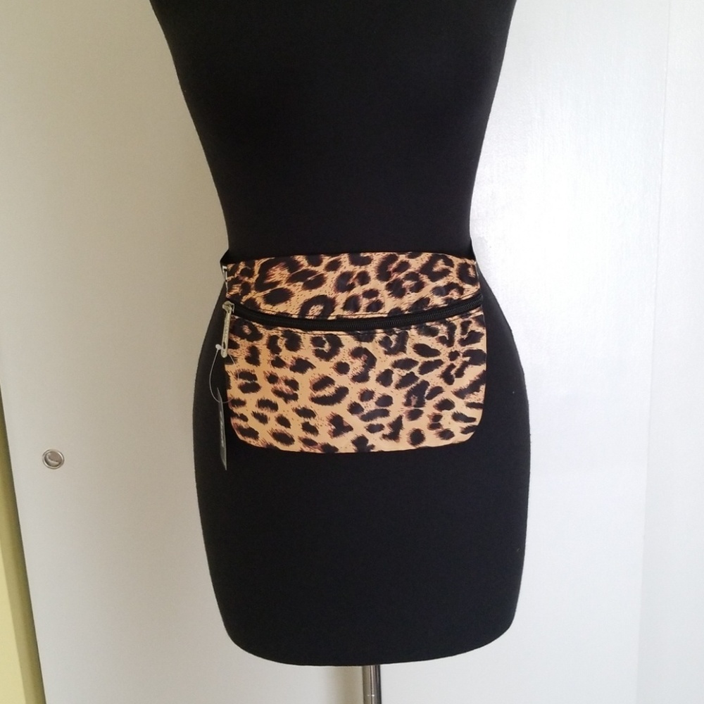 LAST ONE!!! NWT Victoria's Secret PINK Fanny Pack - Picture 4 of 7